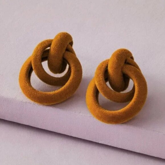 ❤️ FREE Fluffy Link Lock Stud Boho Hipster Hippie Classy Art Chic Deco Earrings - Picture 1 of 3